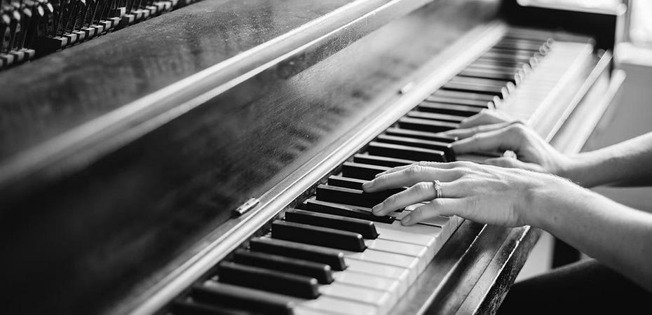 Comment Dit On Piano En Anglais Quand Faire Commencer les plus Jeunes à Jouer du Piano ? | Le blog des